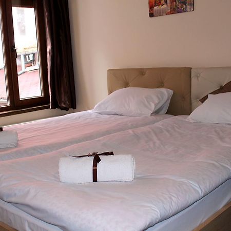 Family Hotel Square Ruse Extérieur photo